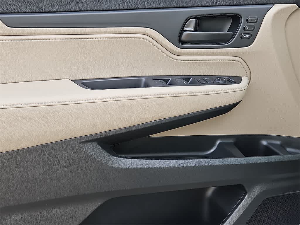 Thumbnail: 2023 Honda Odyssey - 11