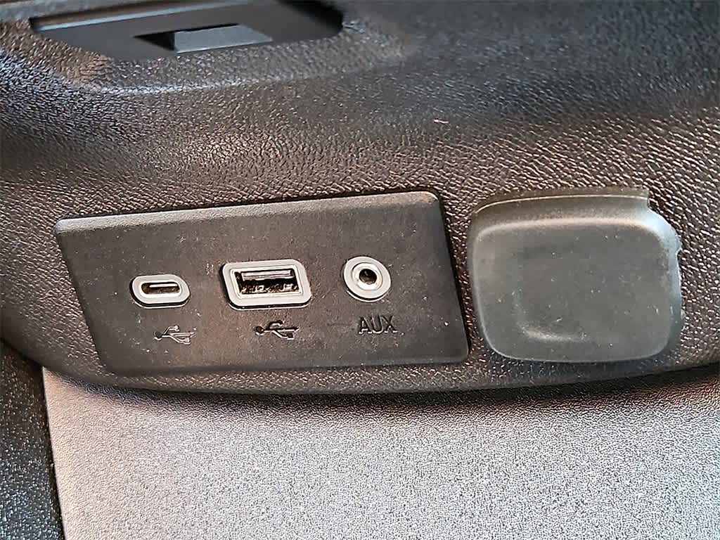 Thumbnail: 2023 Chevrolet Malibu - 21