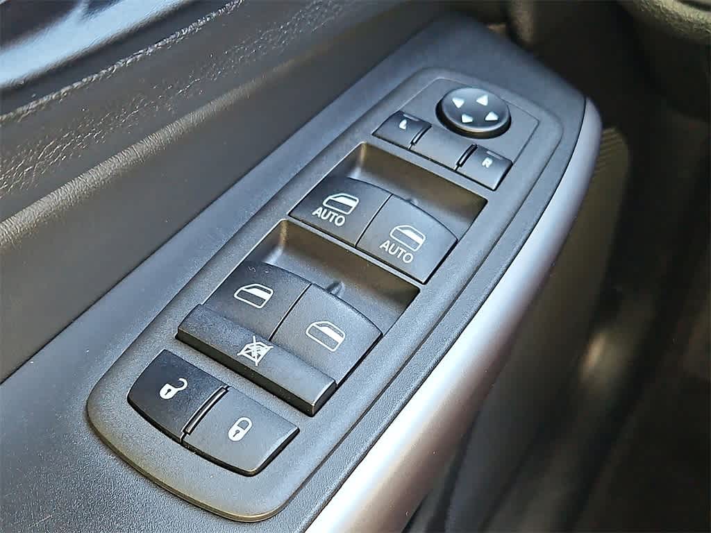 Thumbnail: 2022 Jeep Cherokee - 22