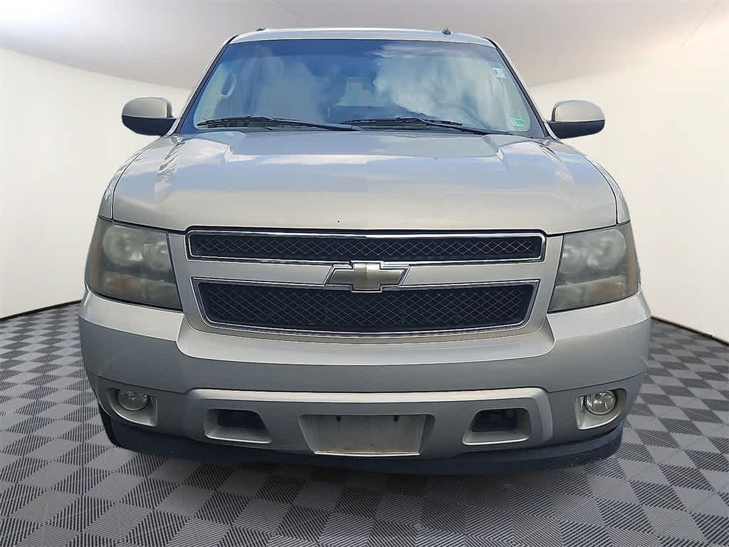 Thumbnail: 2009 Chevrolet Suburban - 2
