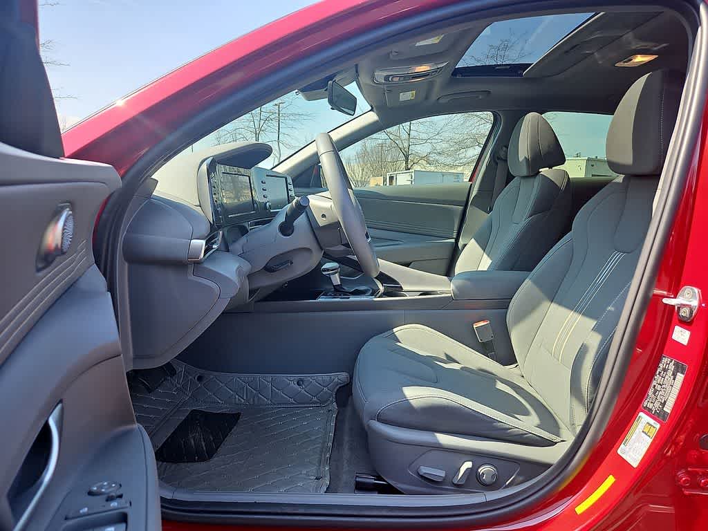 Thumbnail: 2022 Hyundai Elantra - 13