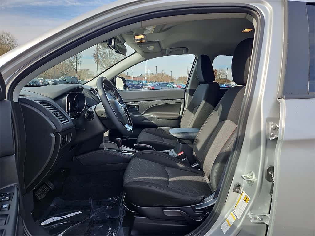 Thumbnail: 2021 Mitsubishi Outlander Sport - 13