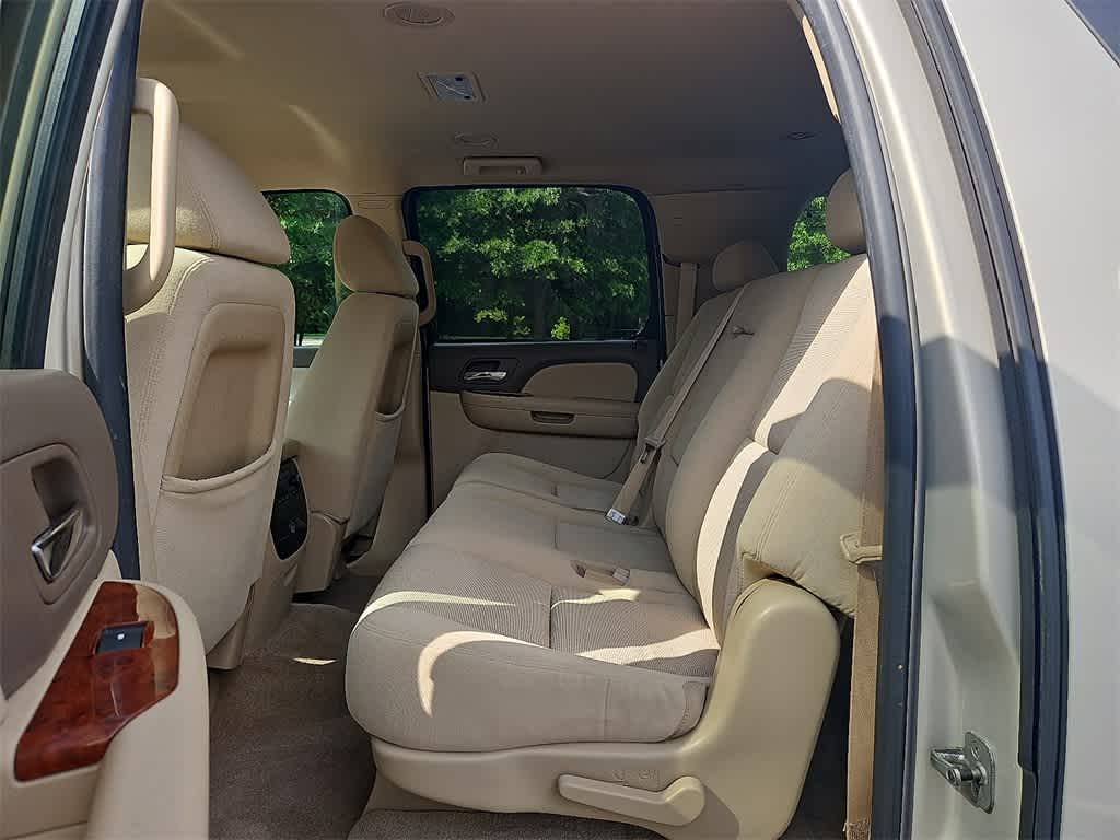 Thumbnail: 2009 Chevrolet Suburban - 10