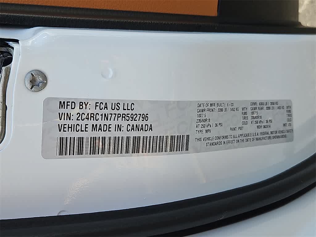 Thumbnail: 2023 Chrysler Pacifica - 27