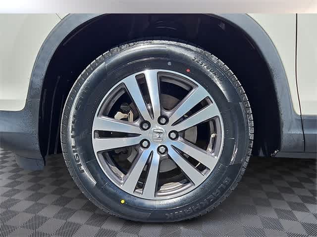 Thumbnail: 2017 Honda Pilot - 8