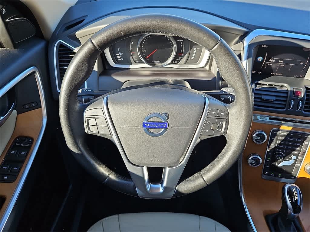 Thumbnail: 2017 Volvo XC60 - 17