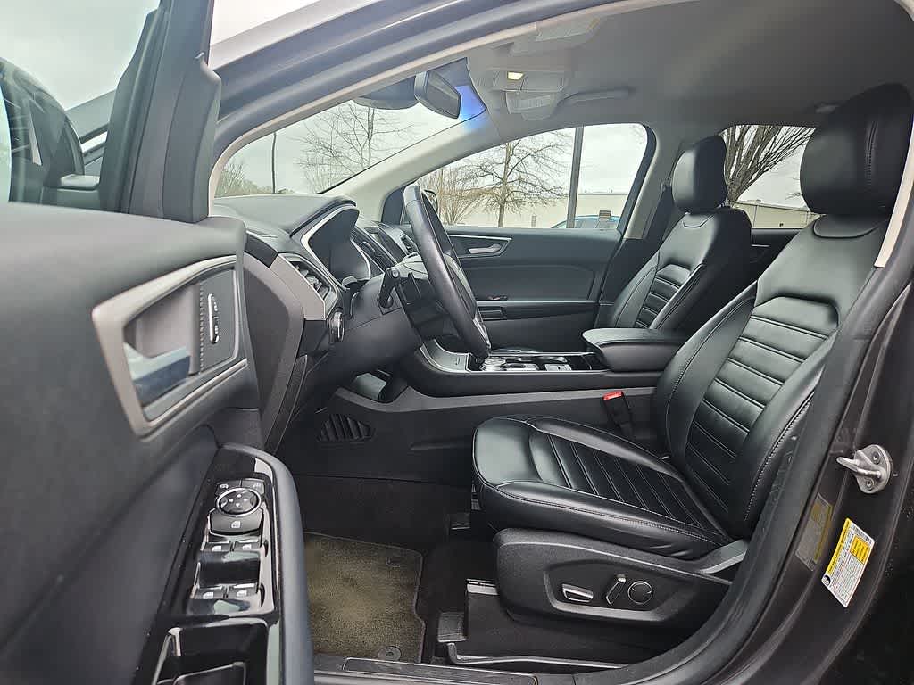 Thumbnail: 2019 Ford Edge - 13