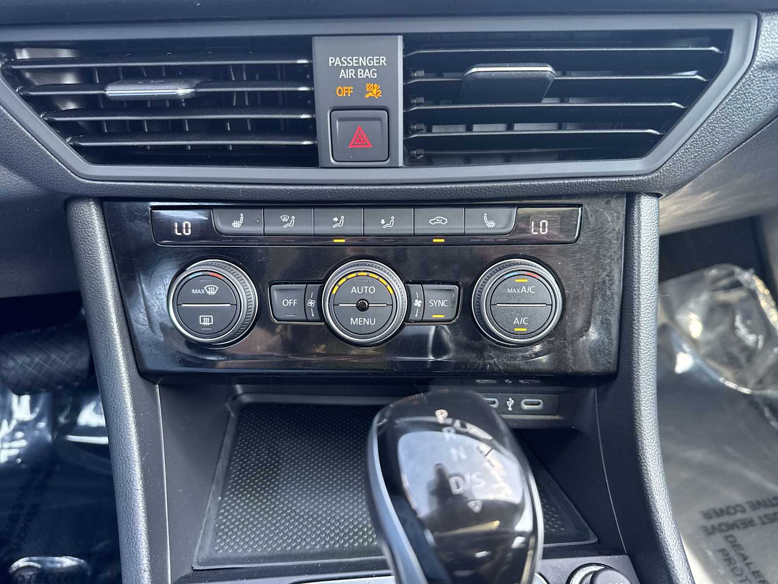 Thumbnail: 2024 Volkswagen Jetta - 17