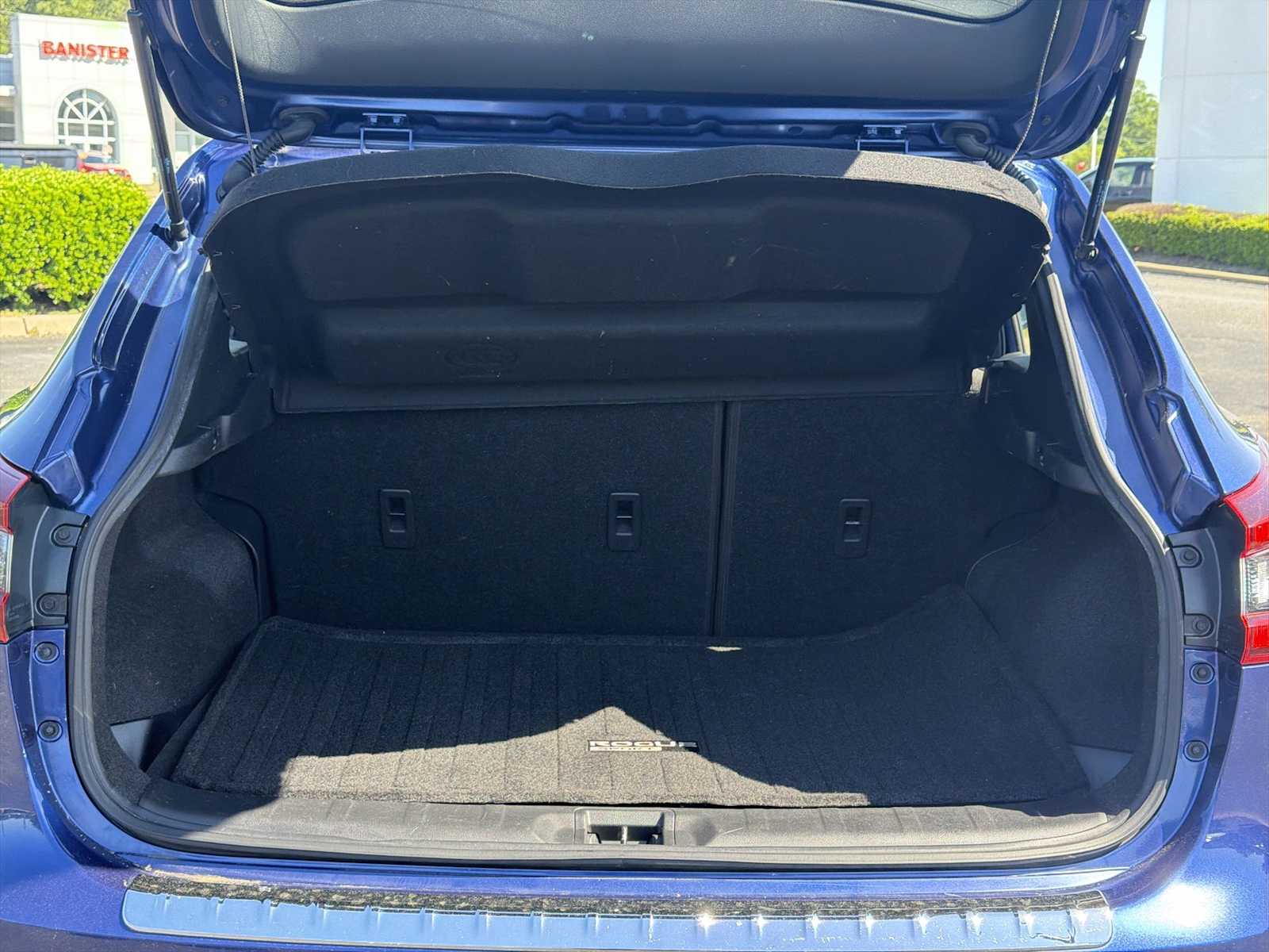 Thumbnail: 2020 Nissan Rogue Sport - 19