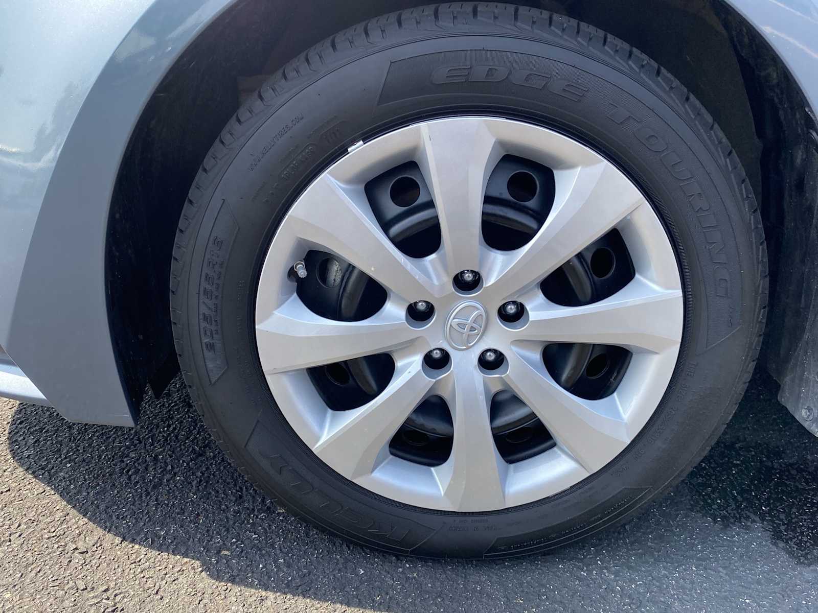 2022 Toyota Corolla LE 18