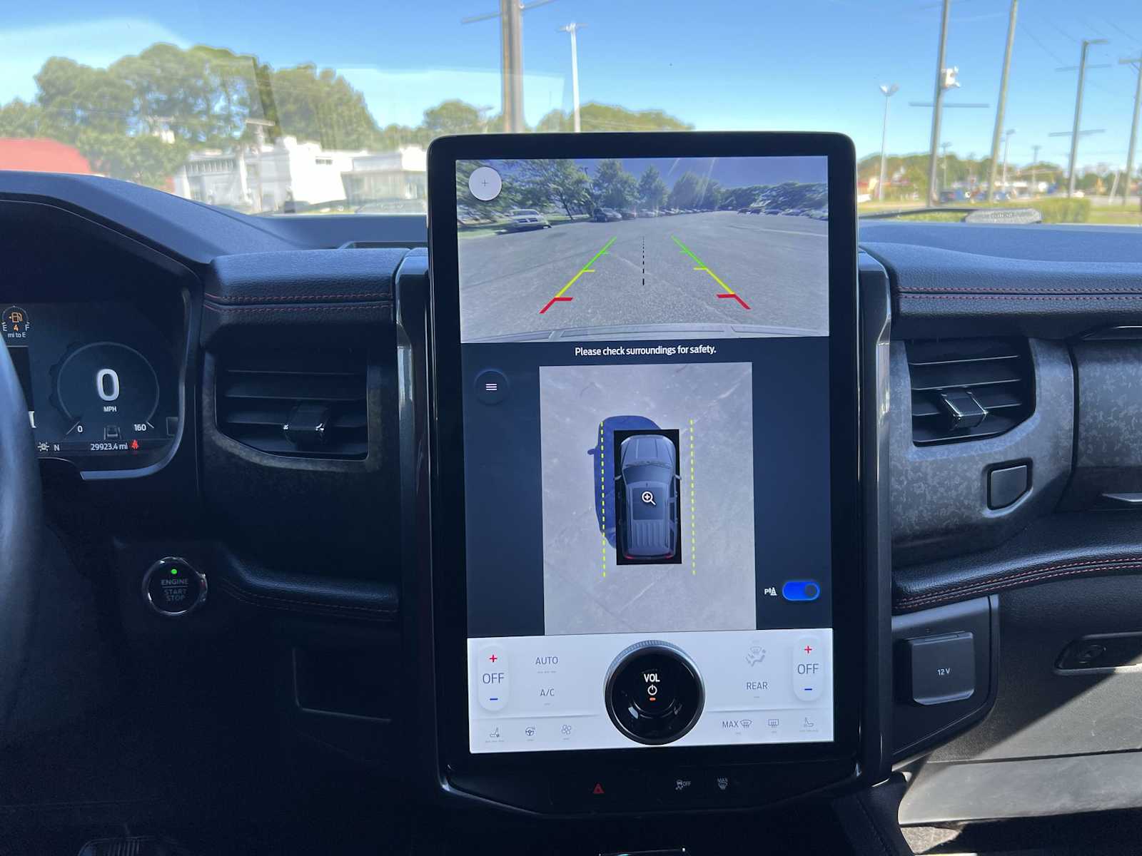 Thumbnail: 2022 Ford Expedition - 25