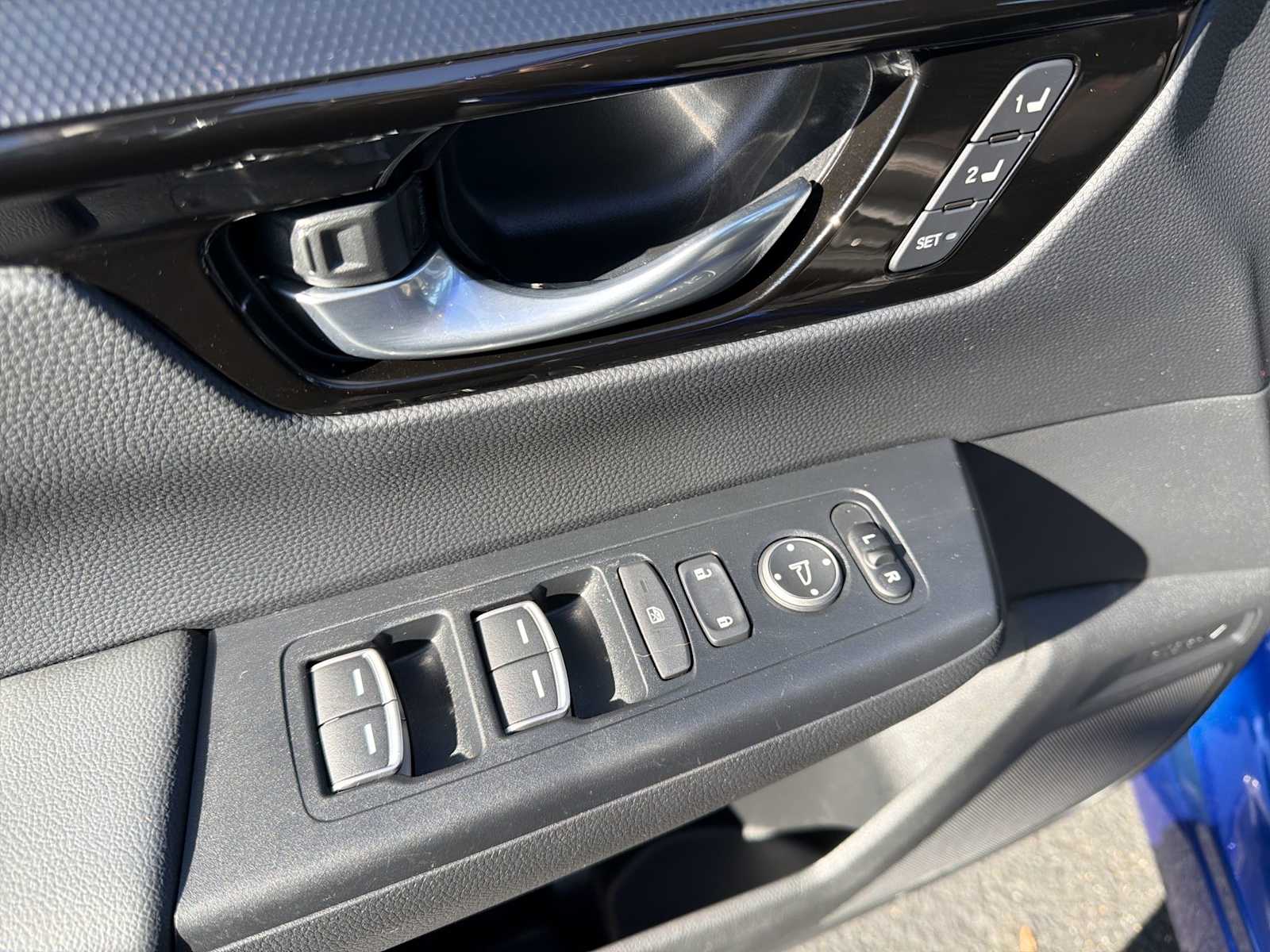 Thumbnail: 2023 Honda CR-V - 15