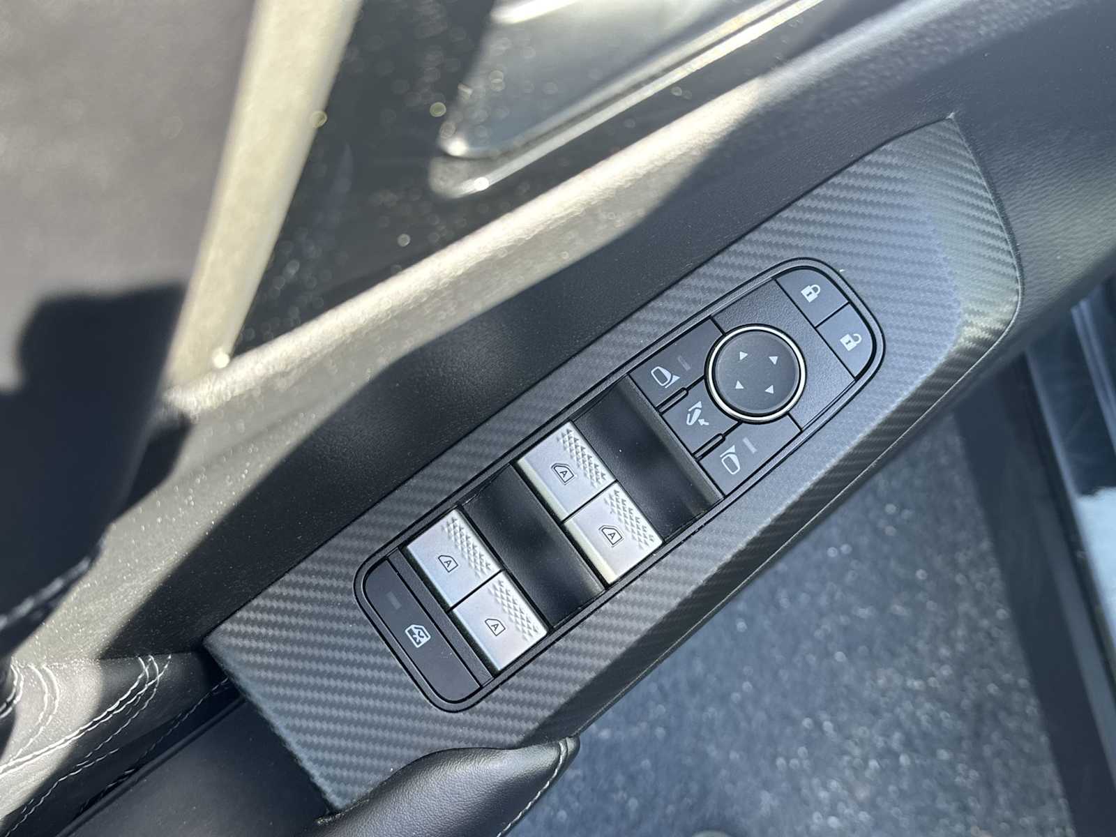 Thumbnail: 2024 Mitsubishi Outlander - 15