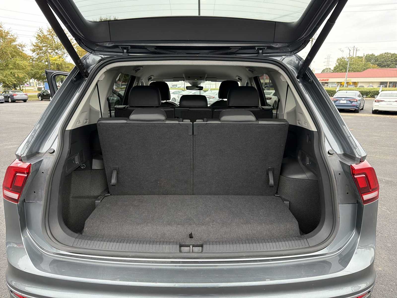 Thumbnail: 2024 Volkswagen Tiguan - 19