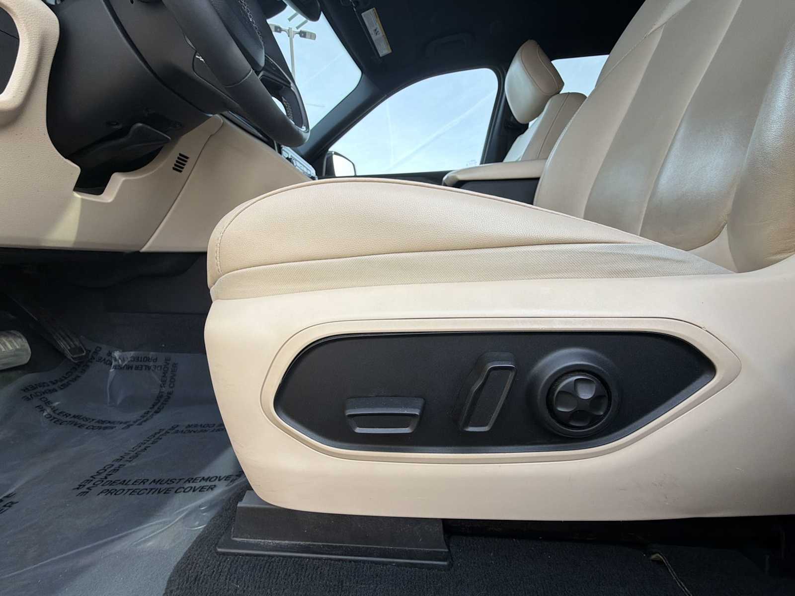 Thumbnail: 2023 Jeep Grand Cherokee - 14