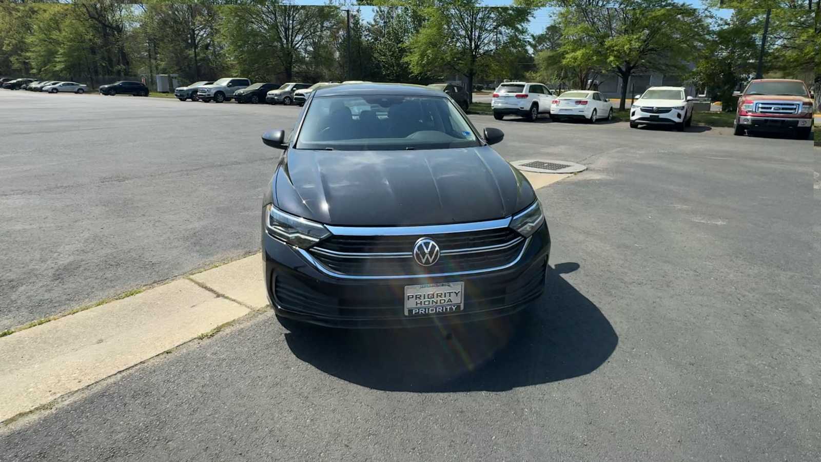 Thumbnail: 2024 Volkswagen Jetta - 3