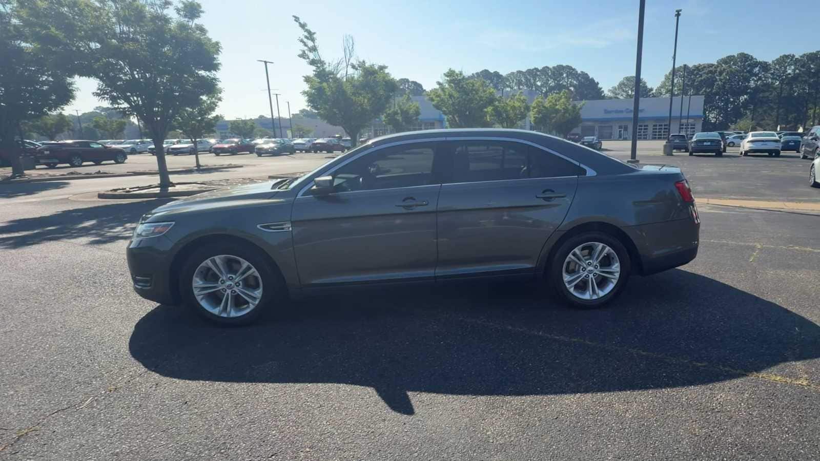 Thumbnail: 2017 Ford Taurus - 4