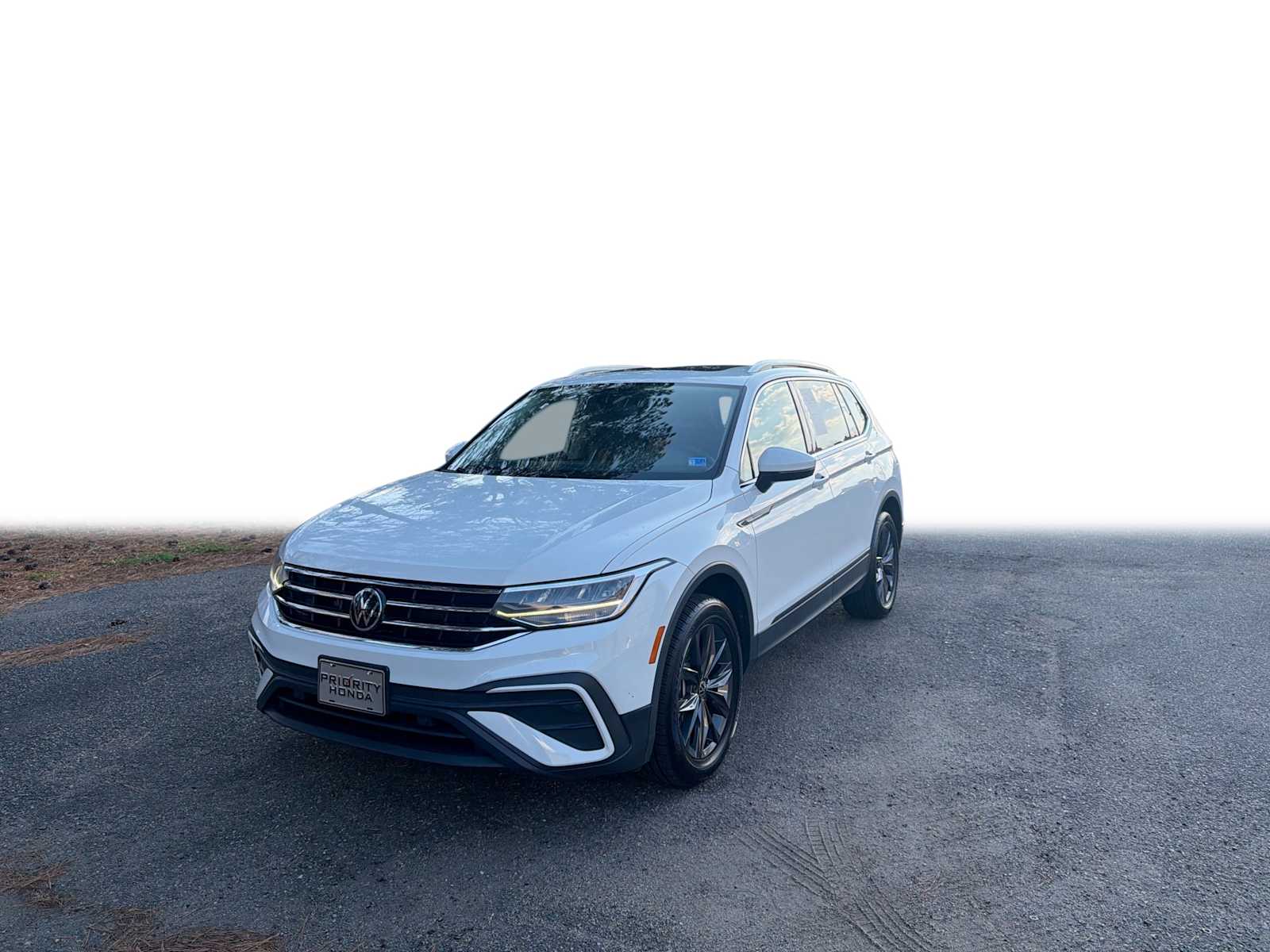 Thumbnail: 2022 Volkswagen Tiguan - 1