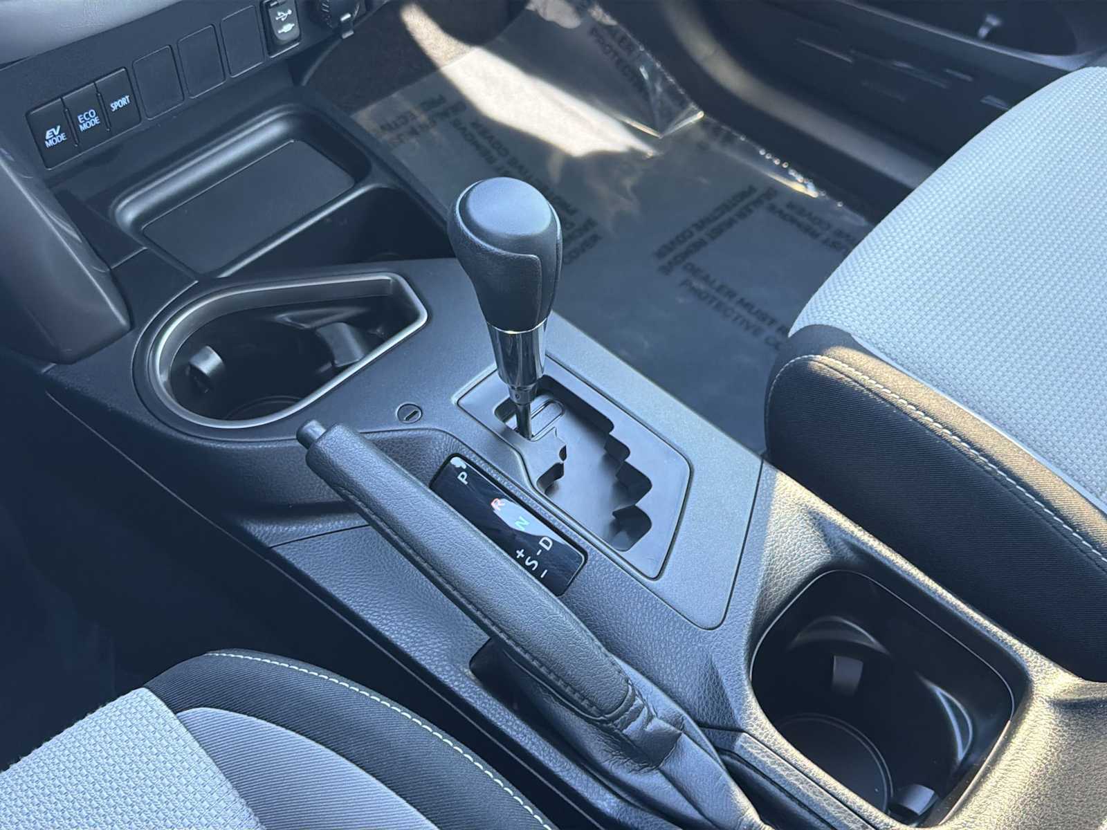 Thumbnail: 2018 Toyota RAV4 - 20