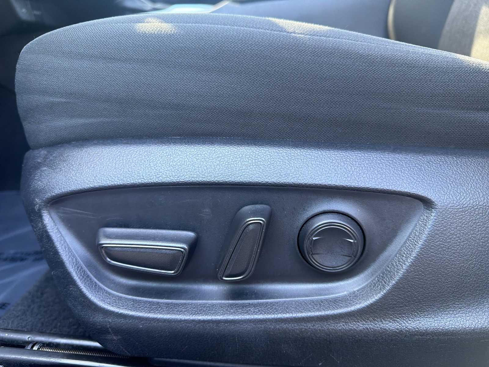 Thumbnail: 2023 Toyota Camry - 14