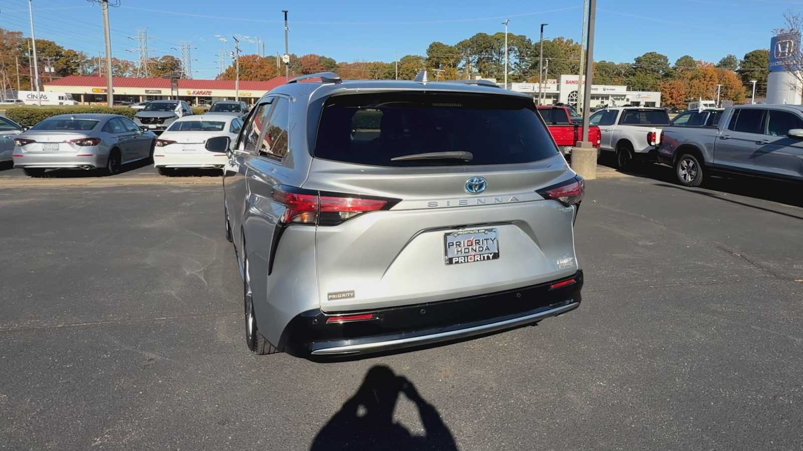 Thumbnail: 2021 Toyota Sienna - 7