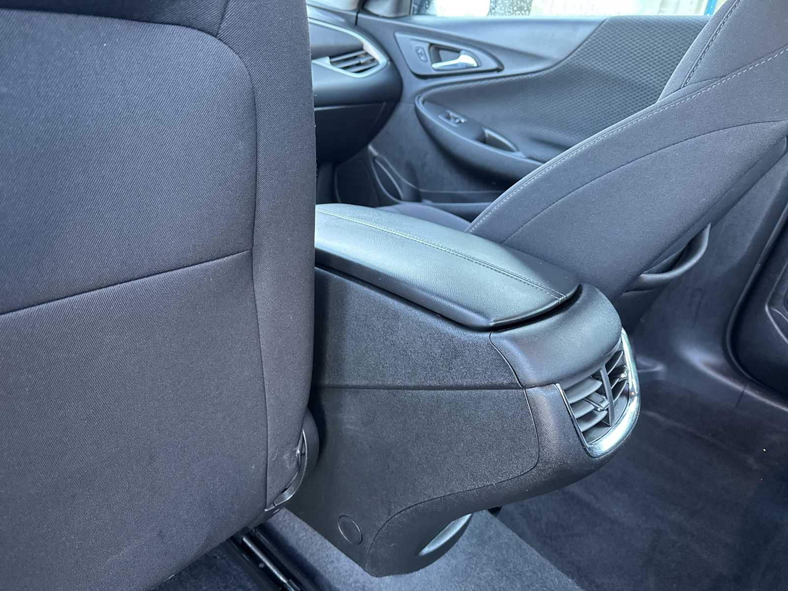 Thumbnail: 2024 Chevrolet Malibu - 21