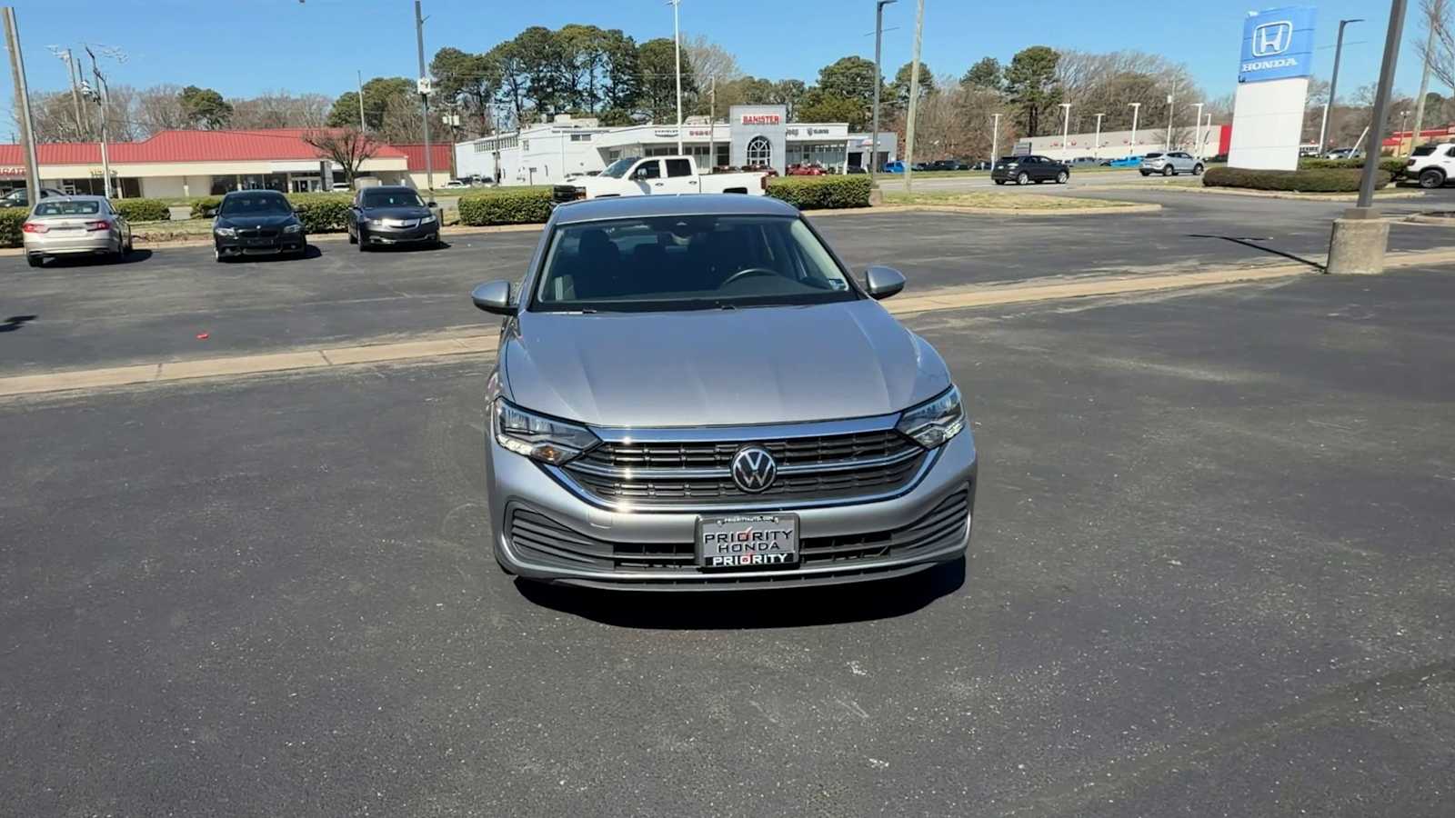 Thumbnail: 2024 Volkswagen Jetta - 5