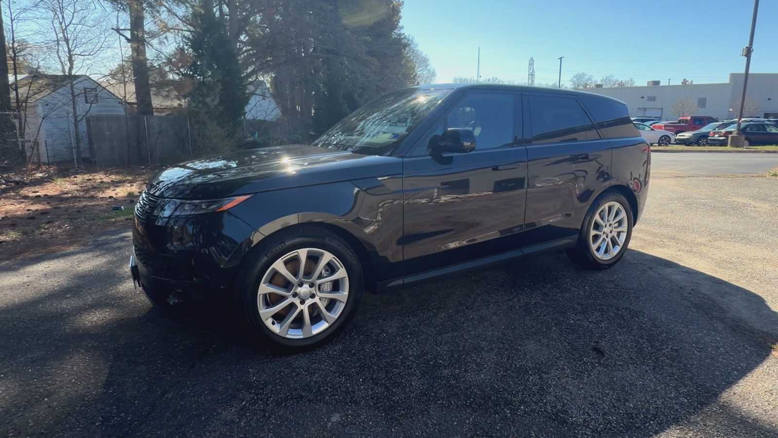 Thumbnail: 2025 Land Rover Range Rover Sport - 4