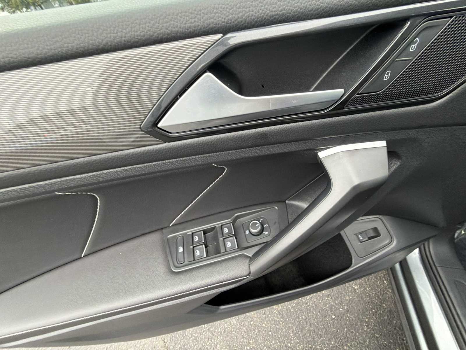 Thumbnail: 2024 Volkswagen Tiguan - 15