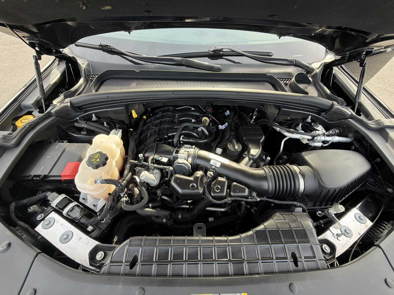 Thumbnail: 2023 Jeep Grand Cherokee - 17