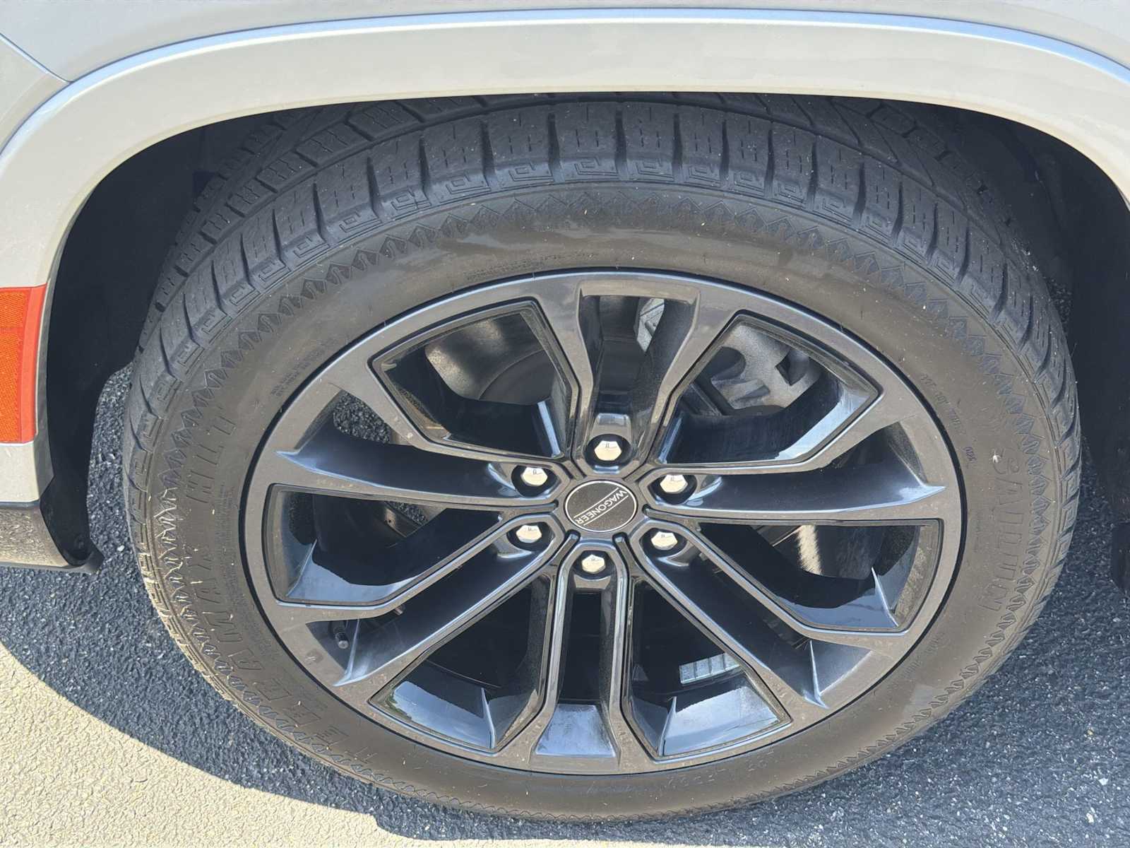 Thumbnail: 2024 Jeep Grand Wagoneer L - 19