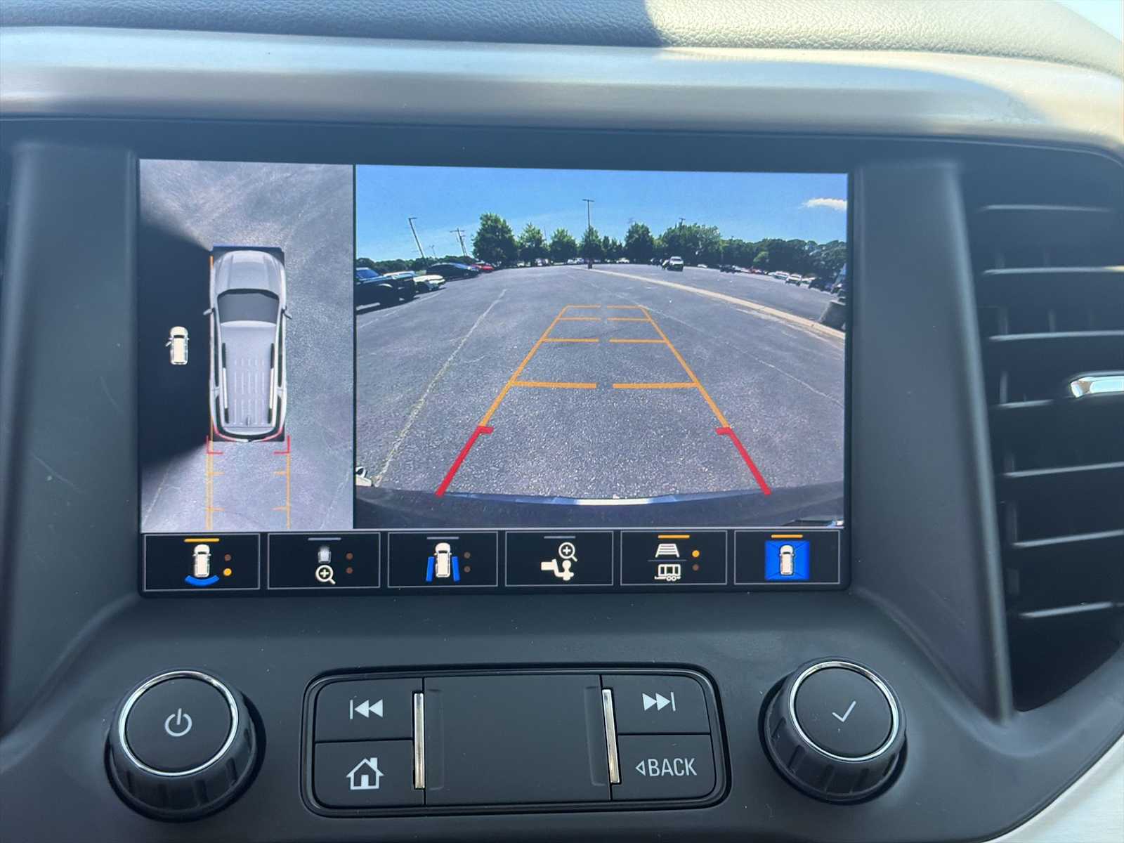 Thumbnail: 2021 GMC Acadia - 25
