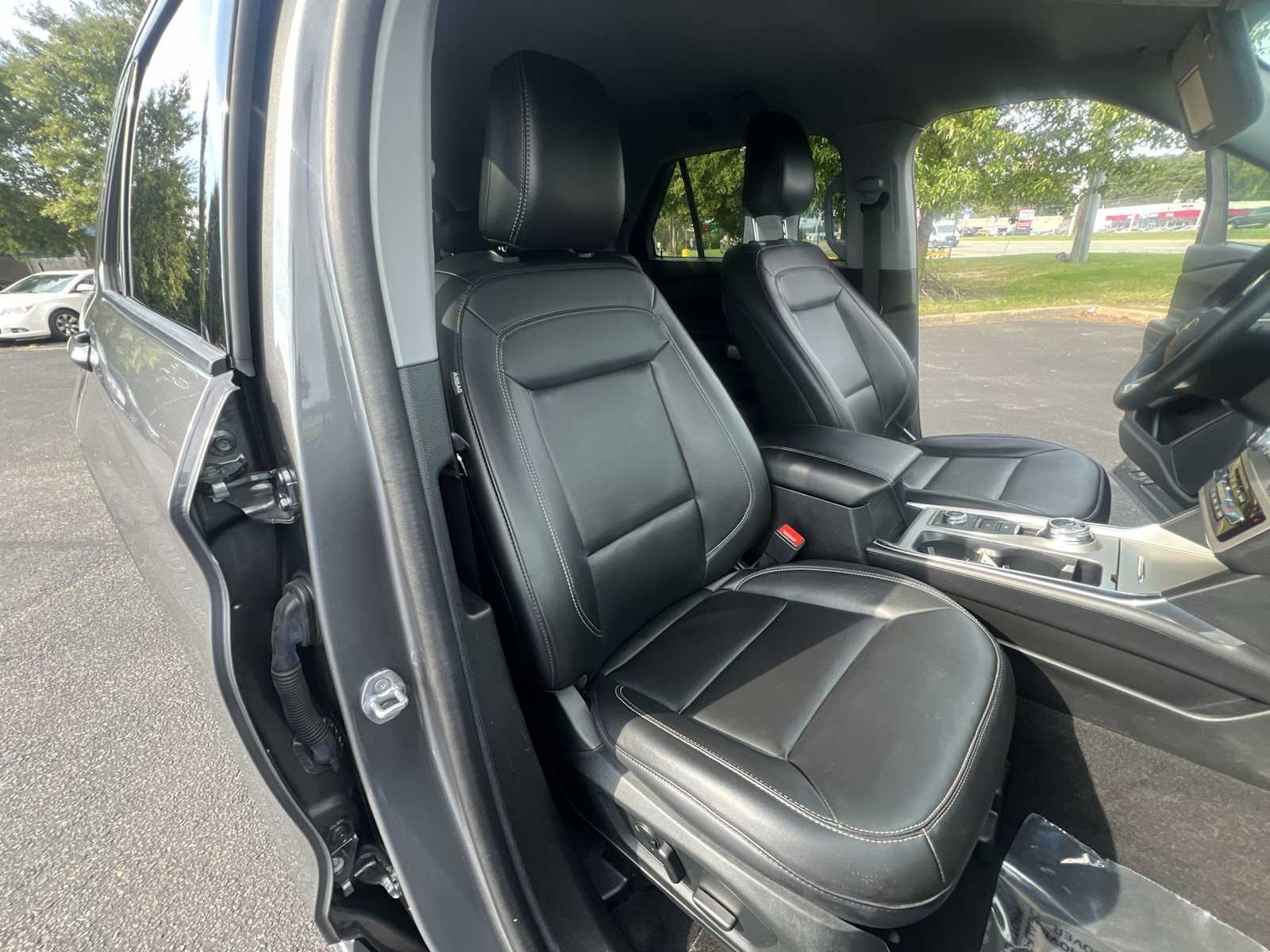 Thumbnail: 2023 Ford Explorer - 26