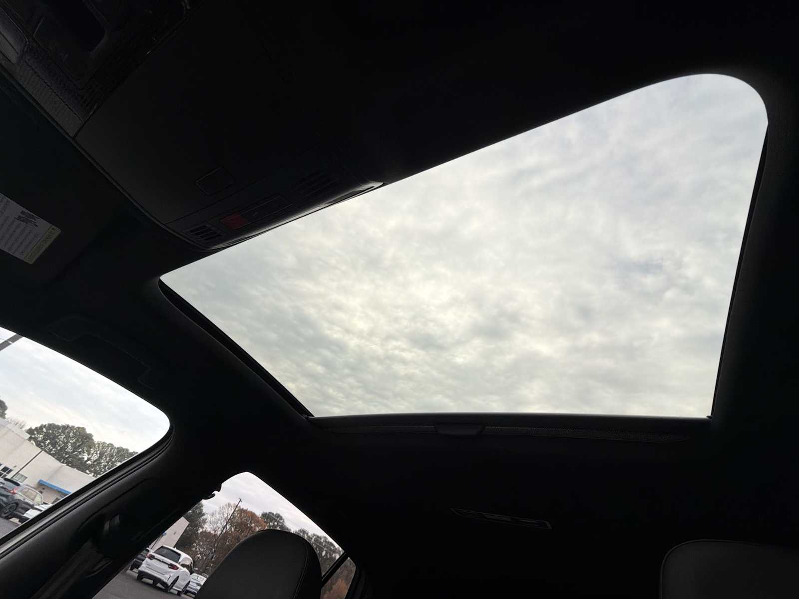 Thumbnail: 2015 Volkswagen Golf - 16