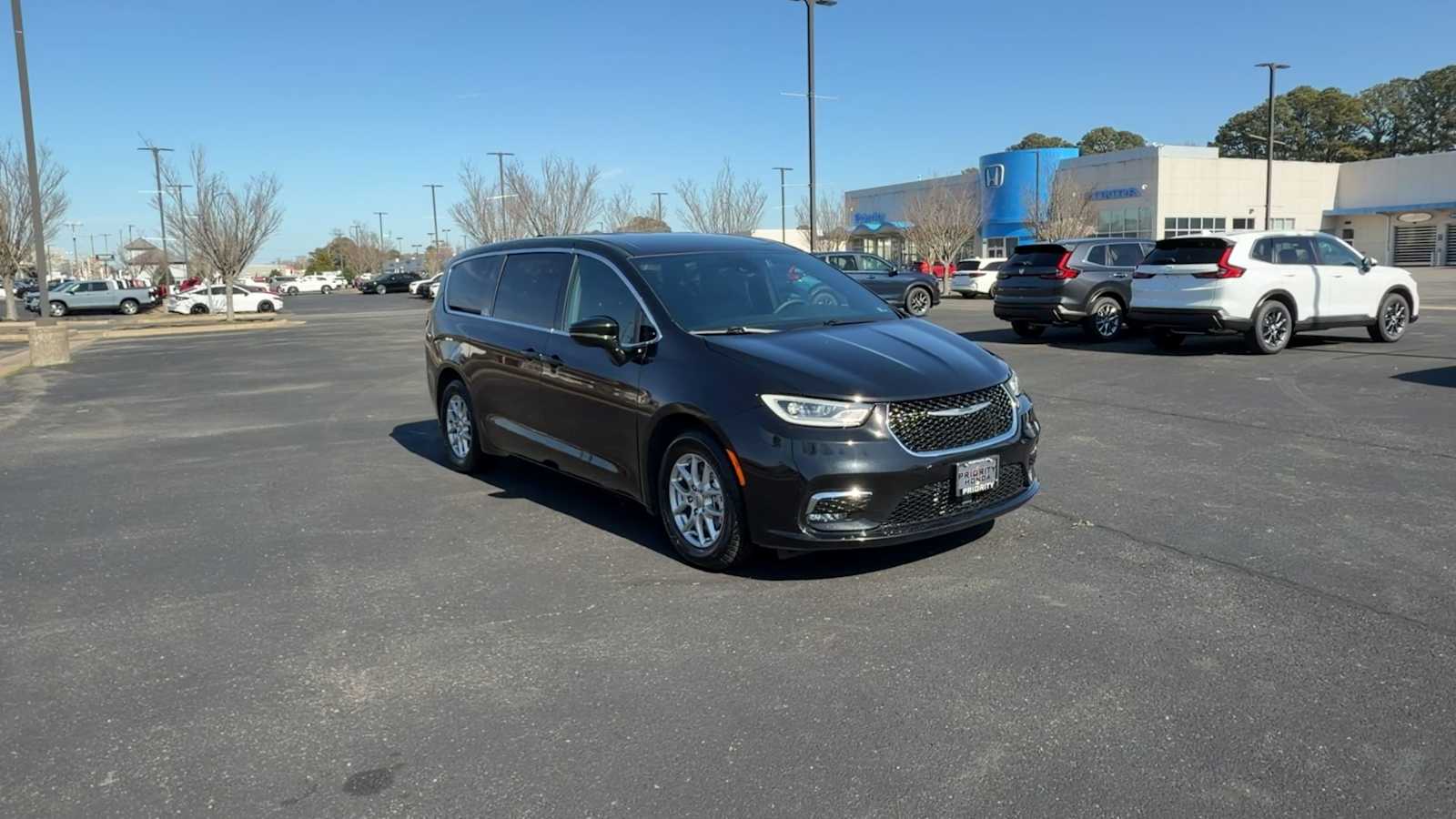 Thumbnail: 2025 Chrysler Pacifica - 2