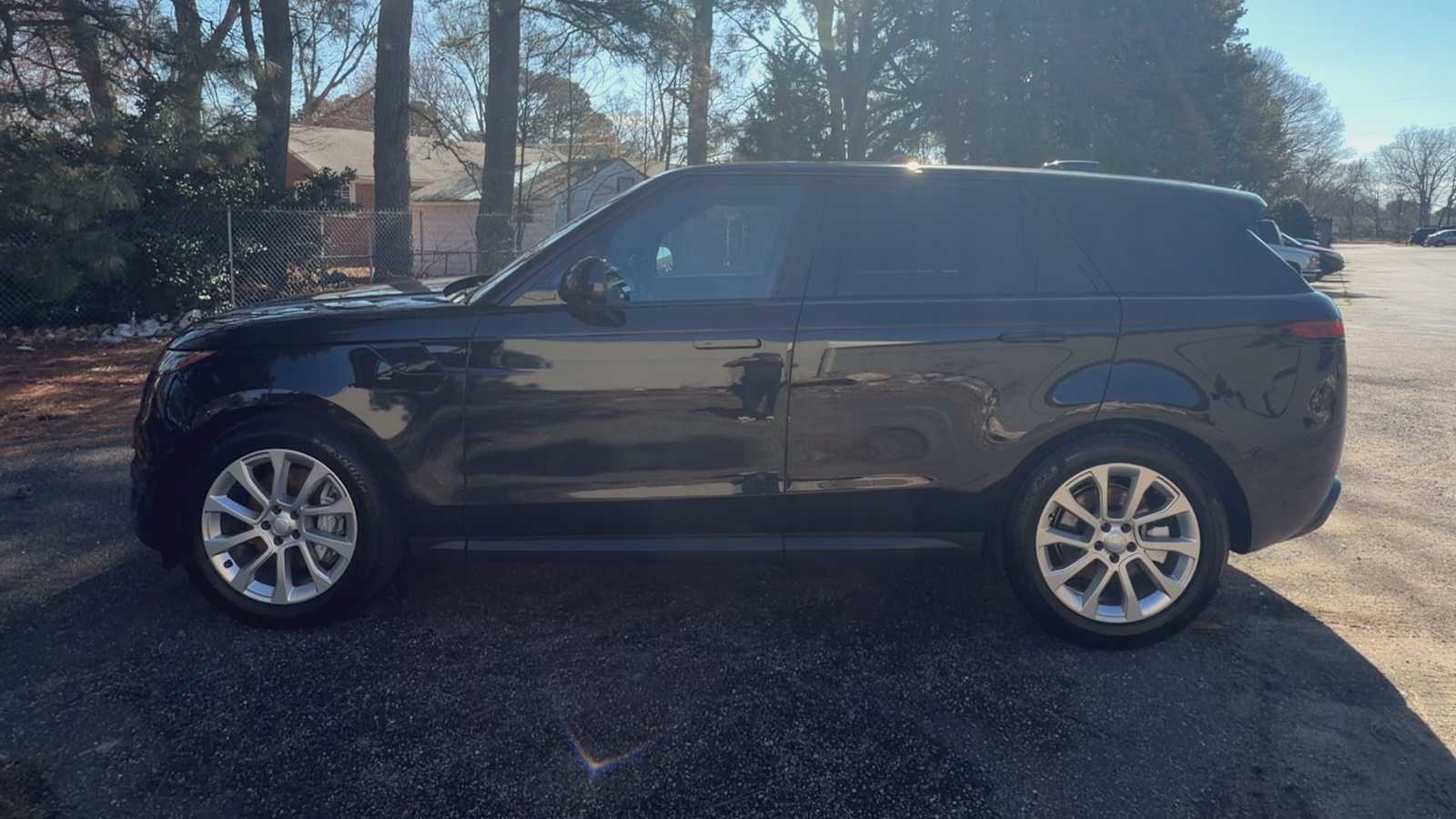 Thumbnail: 2025 Land Rover Range Rover Sport - 5