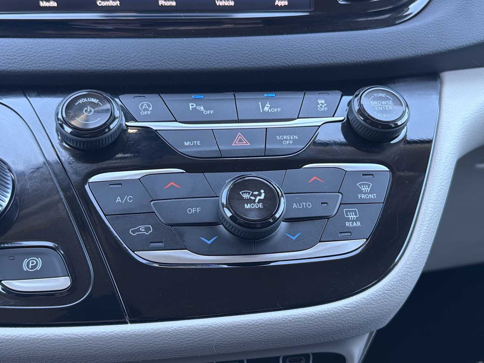 Thumbnail: 2024 Chrysler Pacifica - 15