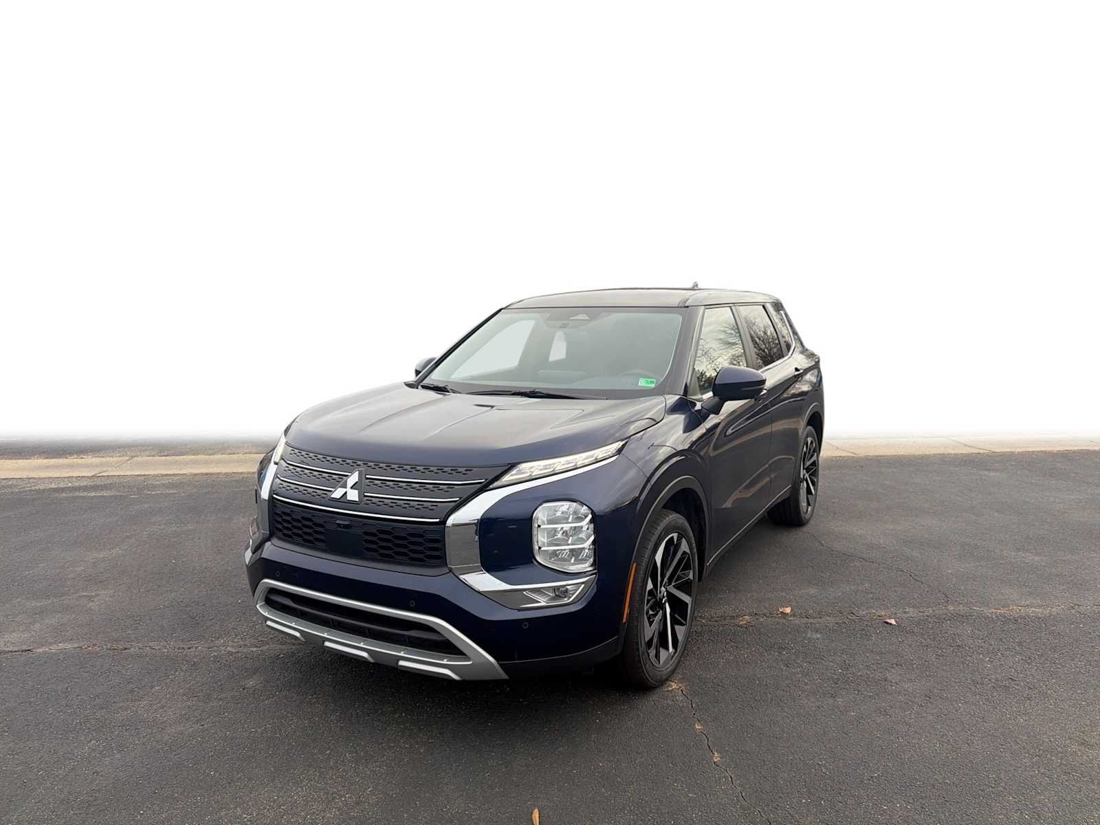 Thumbnail: 2024 Mitsubishi Outlander - 1