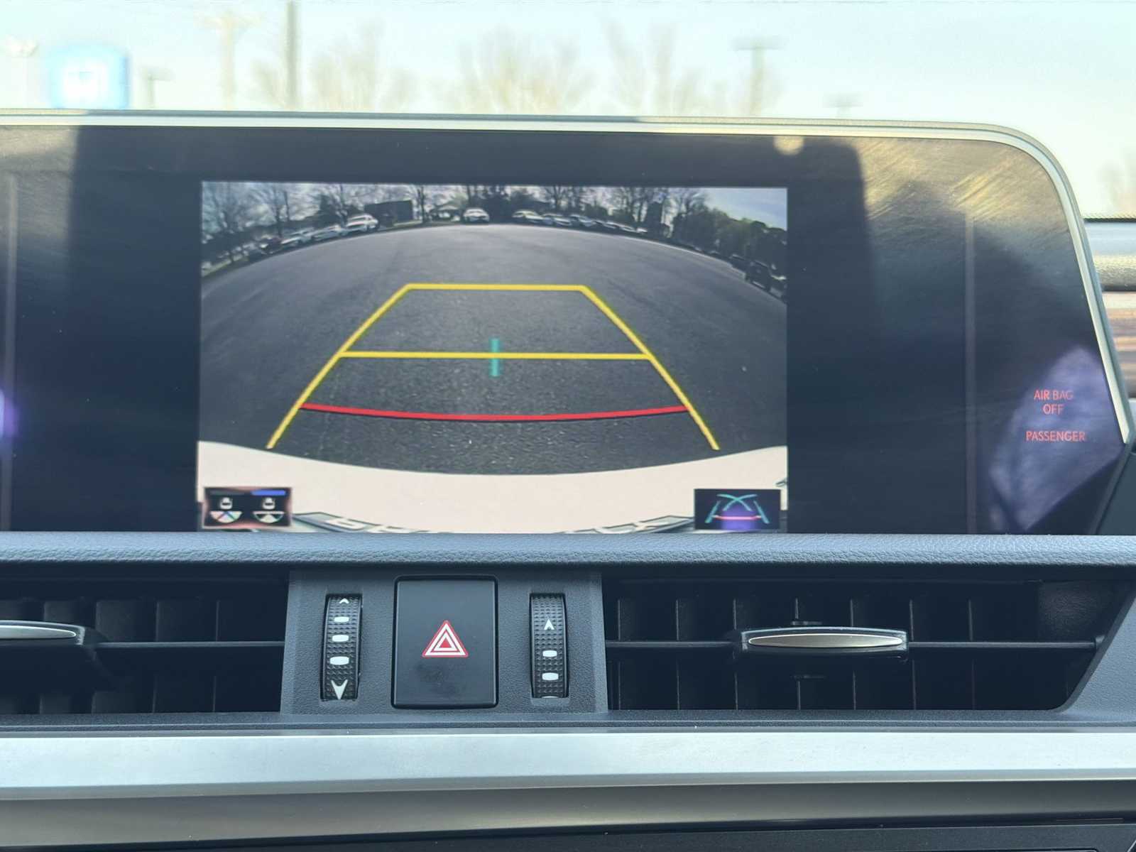 Thumbnail: 2019 Lexus ES - 24