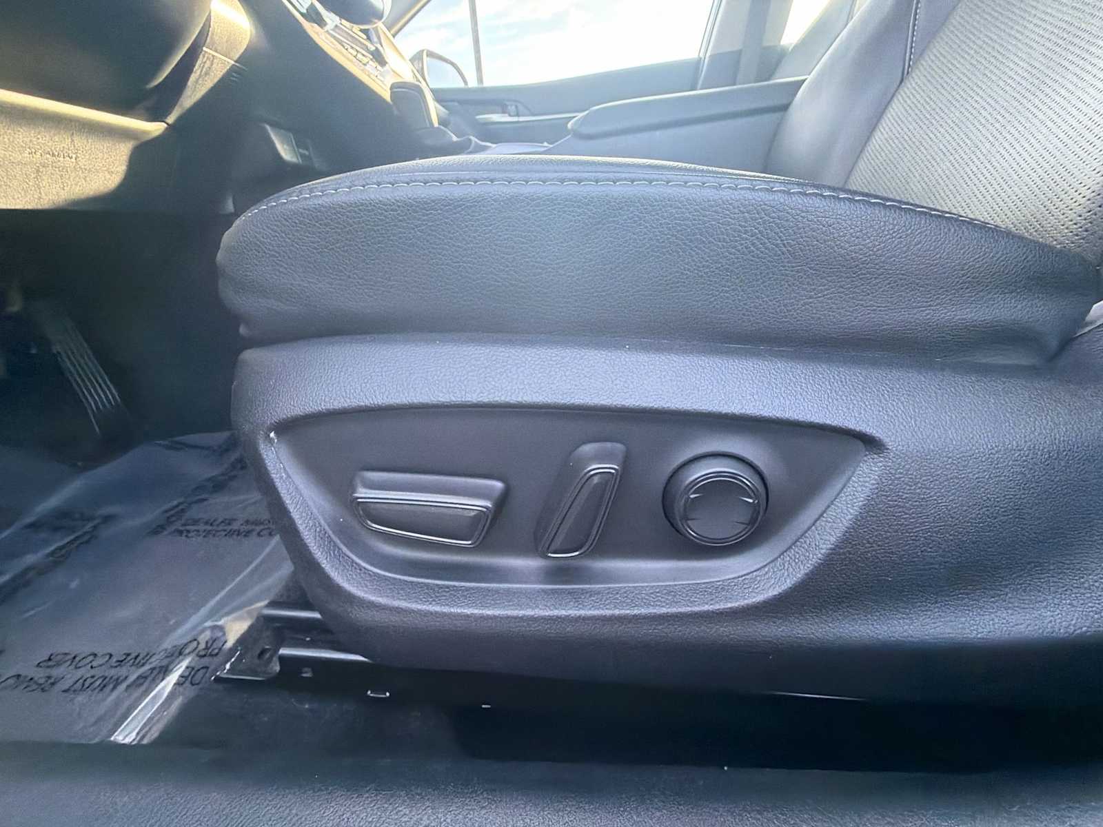 Thumbnail: 2023 Toyota Camry - 14