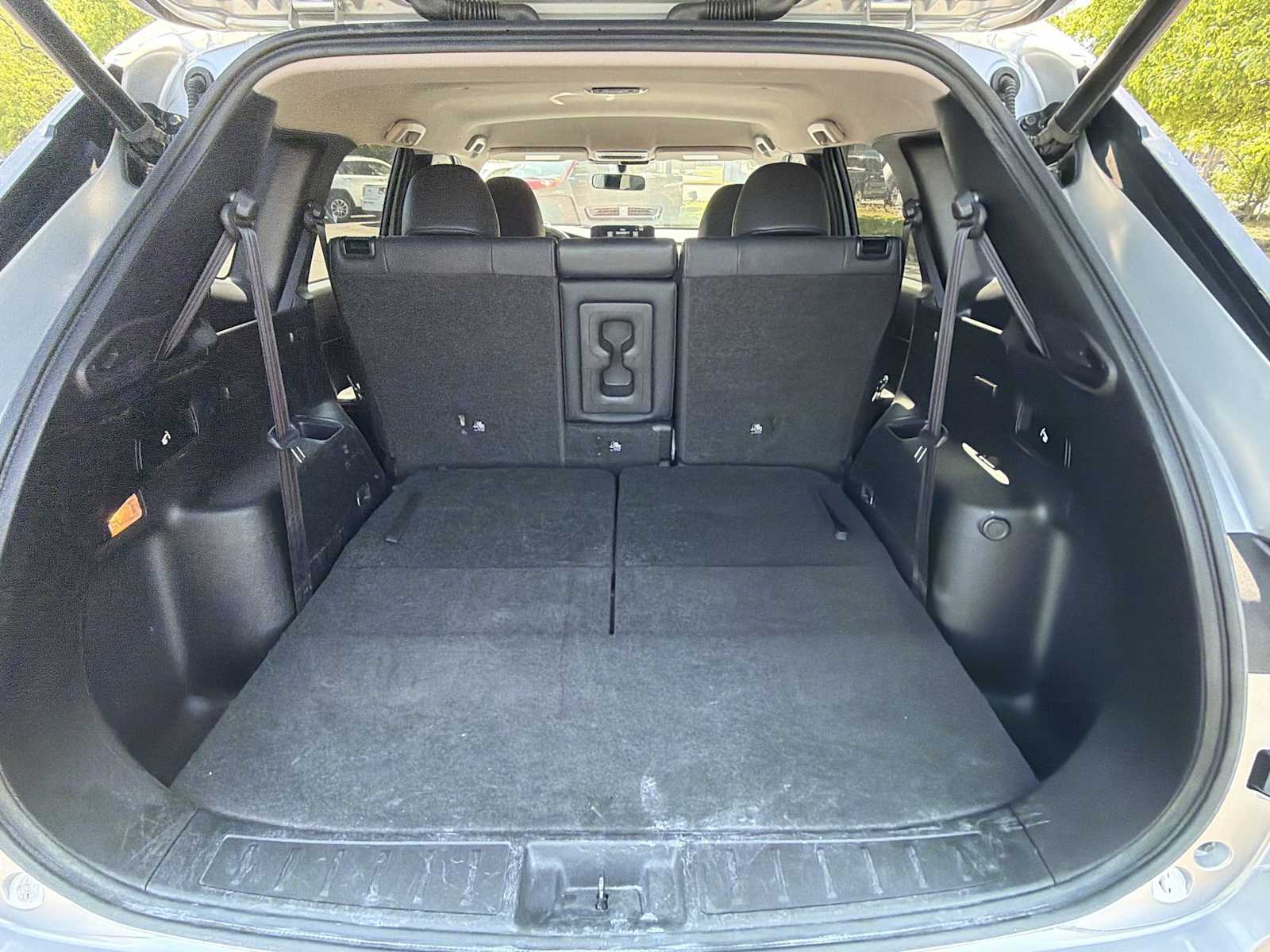 Thumbnail: 2024 Mitsubishi Outlander - 19