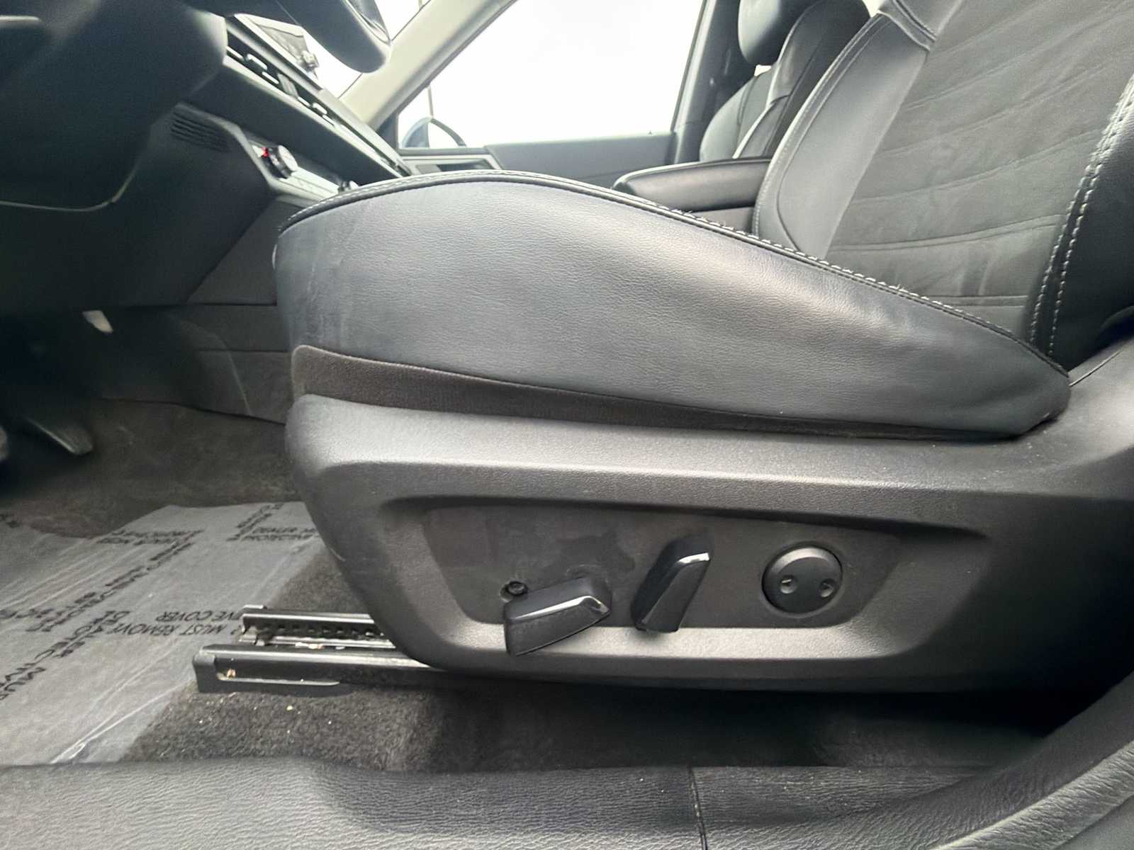 Thumbnail: 2024 Mitsubishi Outlander - 14