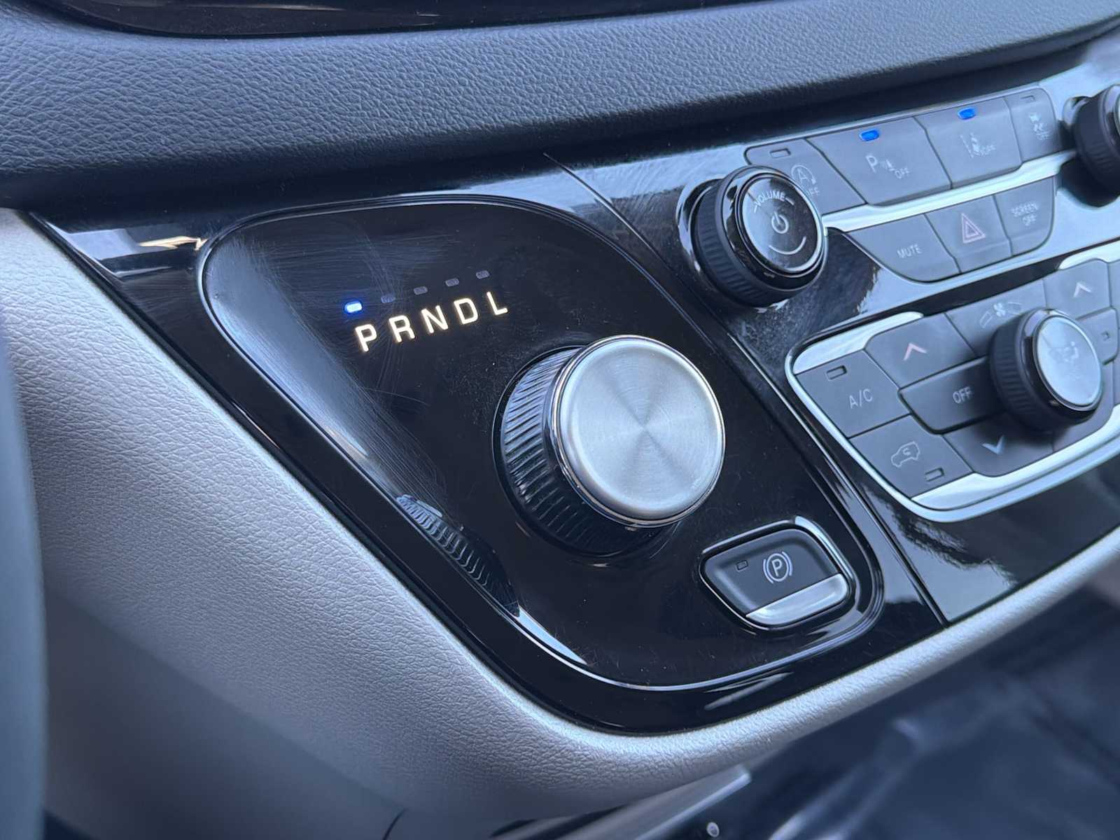 Thumbnail: 2024 Chrysler Pacifica - 19