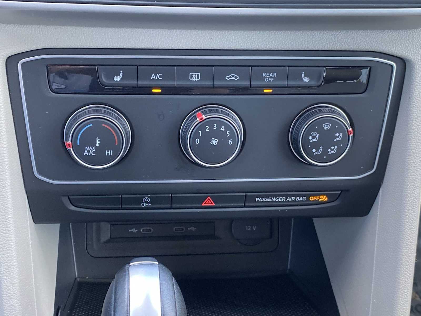 Thumbnail: 2022 Volkswagen Atlas - 16