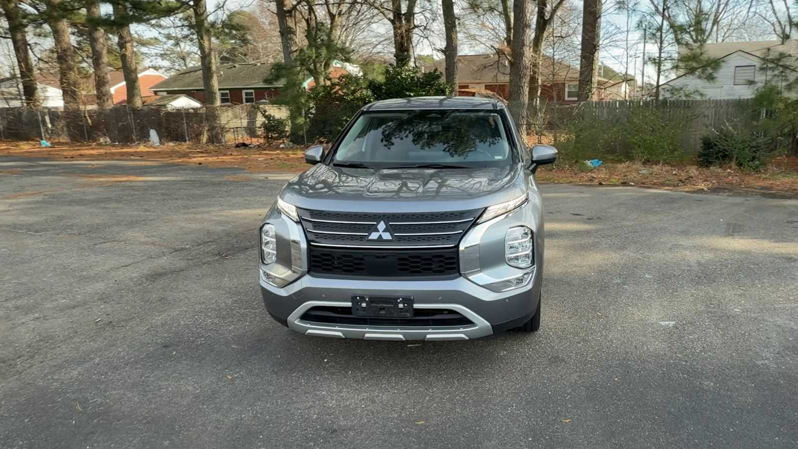 Thumbnail: 2024 Mitsubishi Outlander - 3