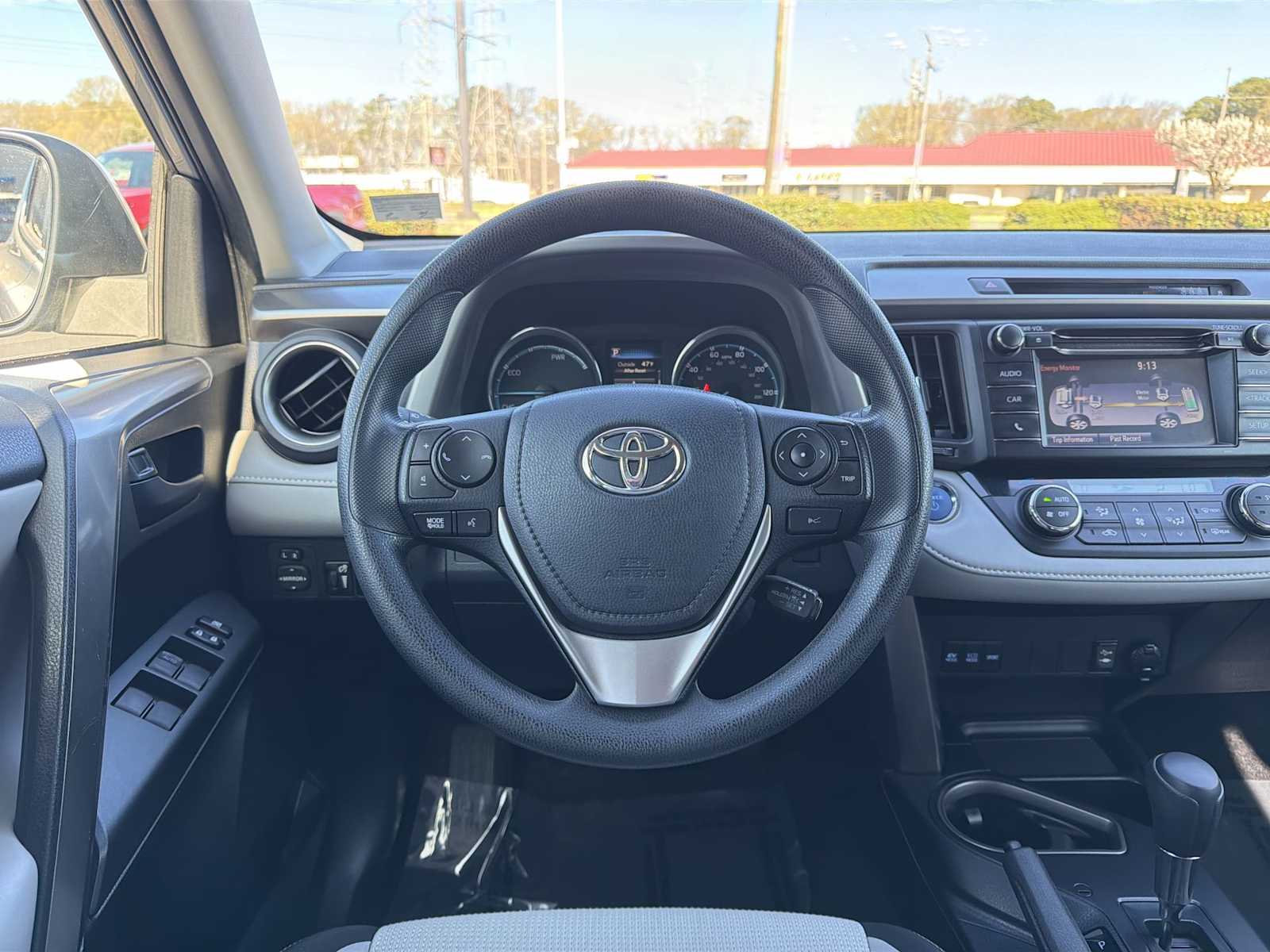 Thumbnail: 2018 Toyota RAV4 - 11