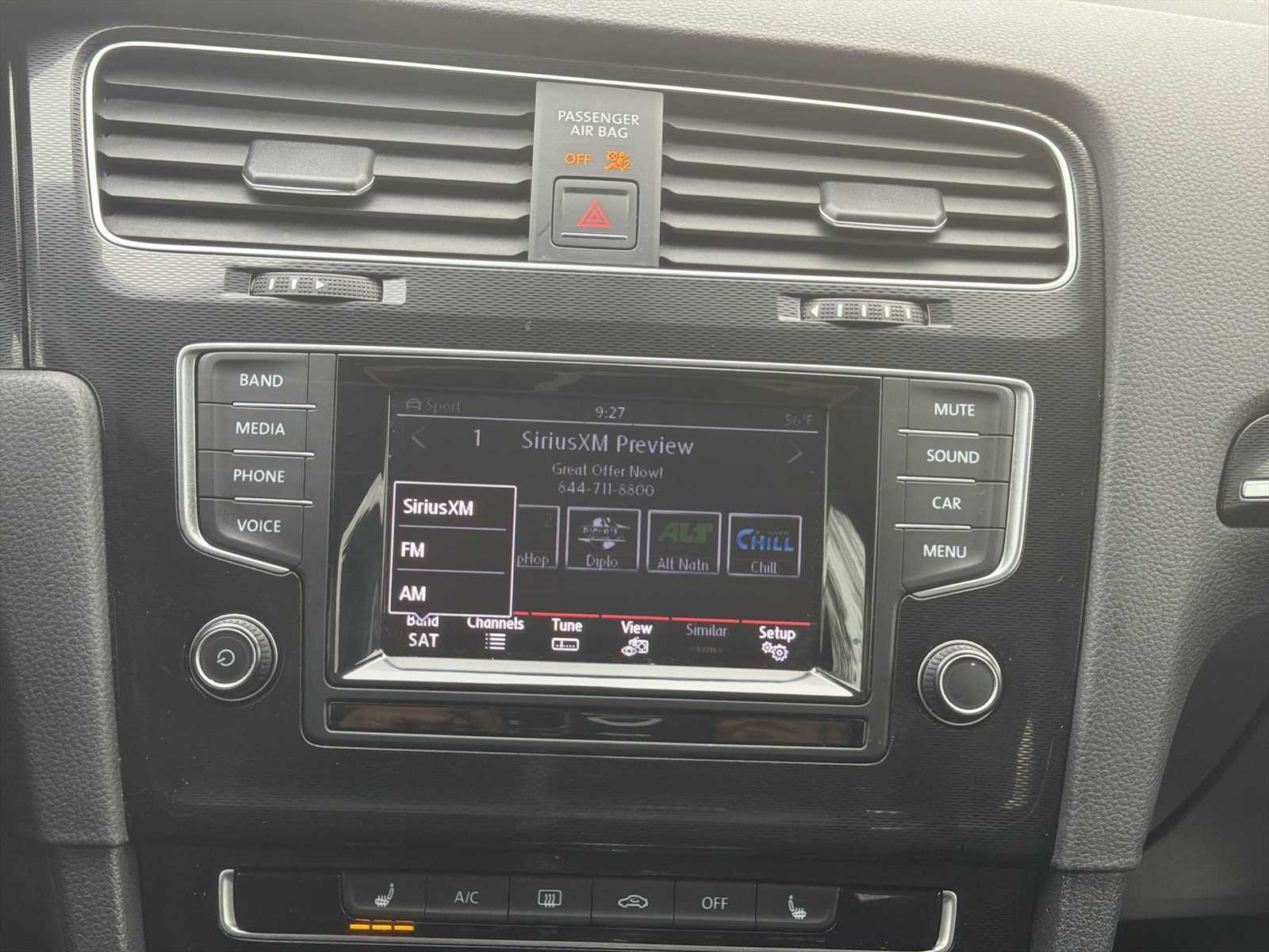 Thumbnail: 2015 Volkswagen Golf - 12