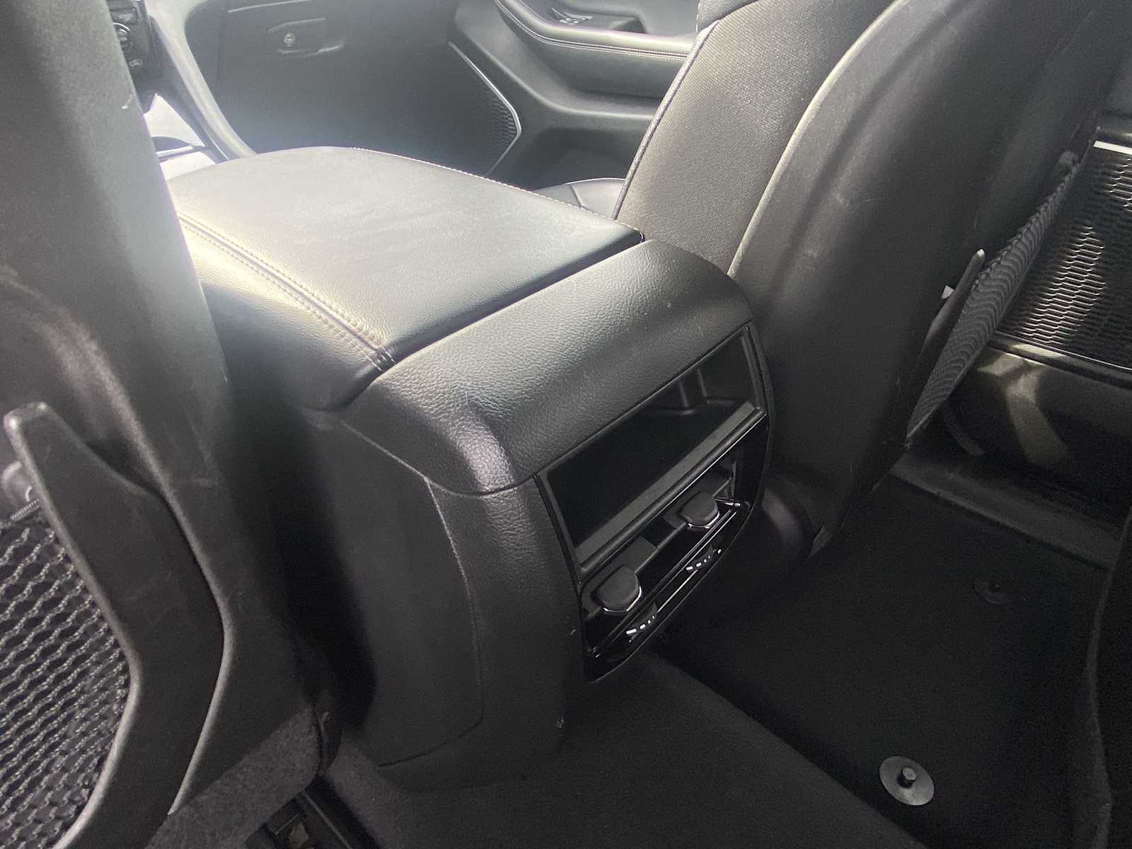 Thumbnail: 2024 Jeep Grand Cherokee - 23