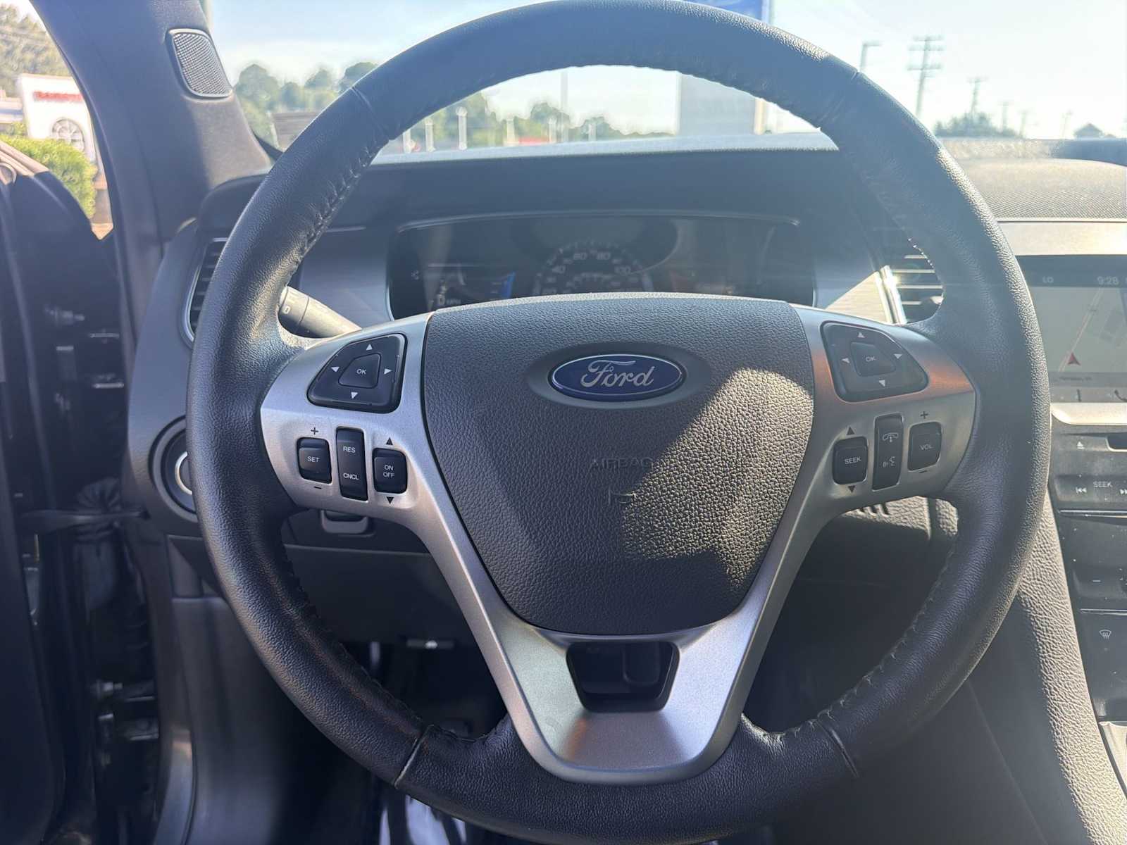 Thumbnail: 2017 Ford Taurus - 10