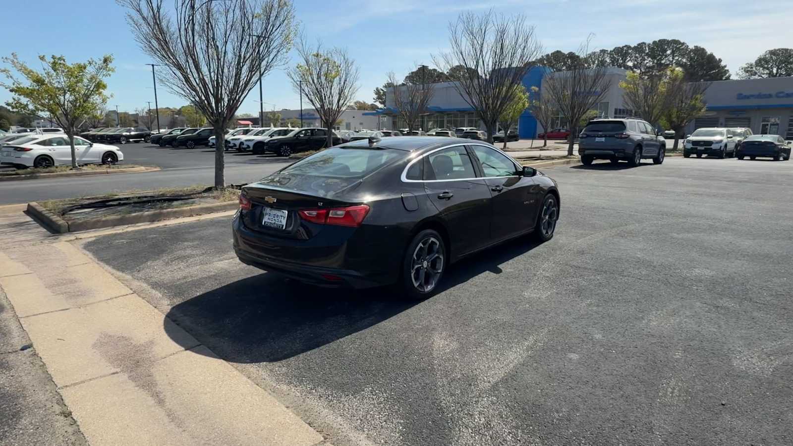 Thumbnail: 2023 Chevrolet Malibu - 8